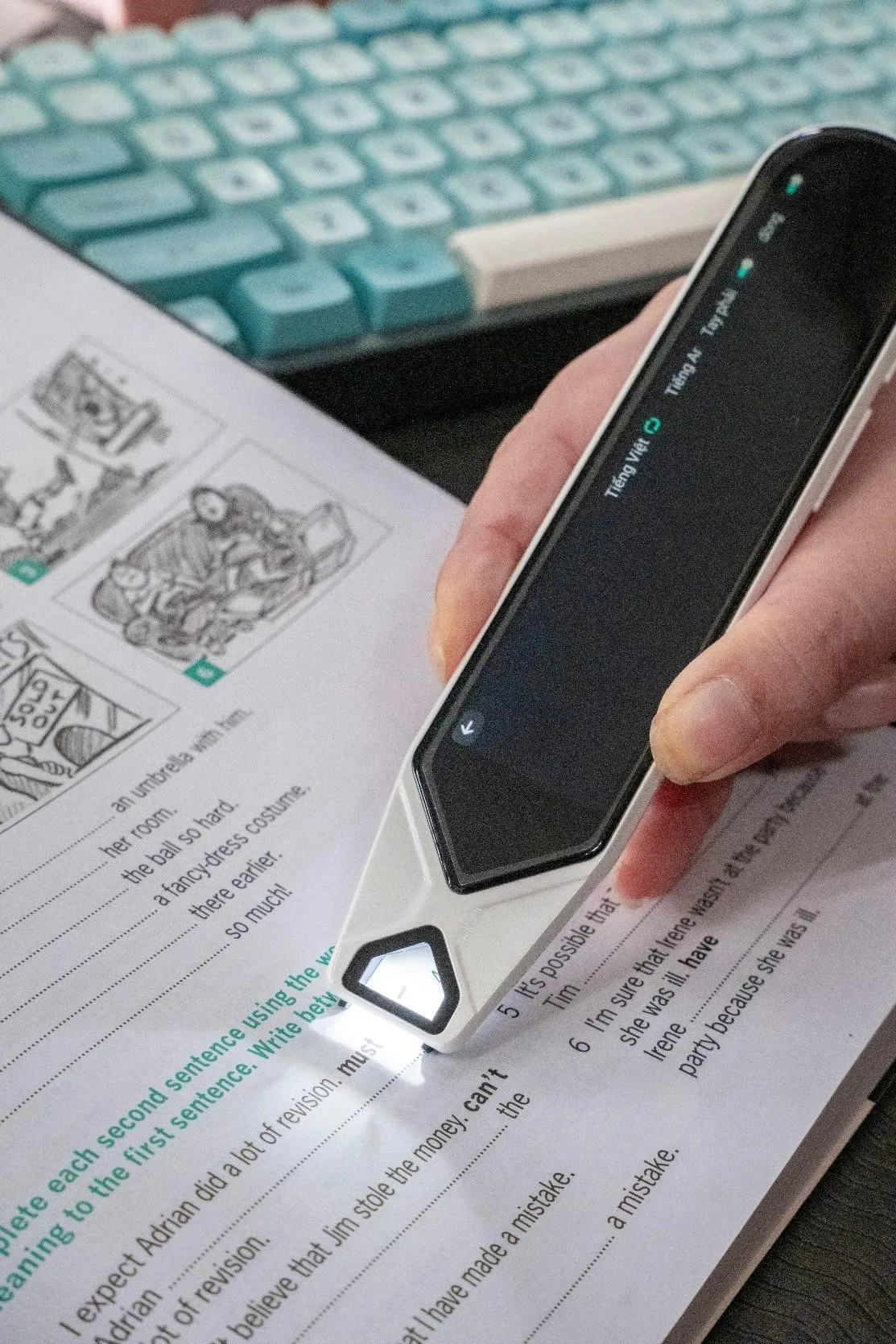 B&uacute;t ngoại ngữ MC08 &ndash; Trợ l&yacute; học ngoại ngữ trong thời đại mới - Ảnh 3.