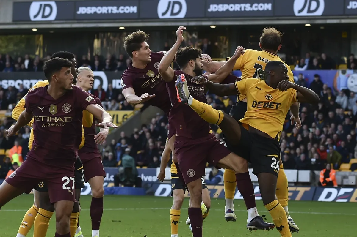 Man City thắng nghẹt thở, Guardiola nhận hung tin chấn thương k&eacute;p trước Champions League - Ảnh 1.