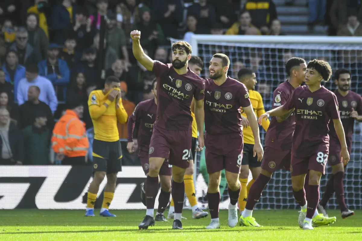 Man City thắng nghẹt thở, Guardiola nhận hung tin chấn thương k&eacute;p trước Champions League - Ảnh 2.