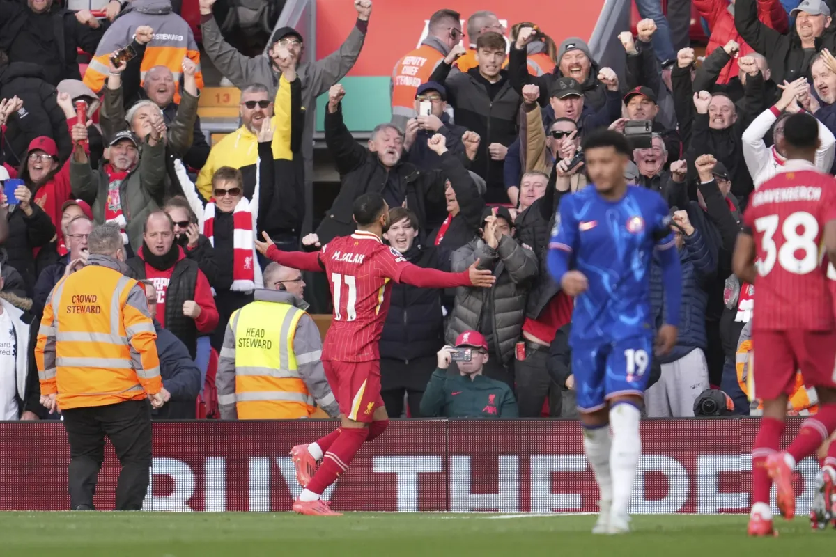 Chelsea lao đao: Maresca lo lắng chấn thương của Reece James v&agrave; Lavia sau trận thua Liverpool - Ảnh 2.