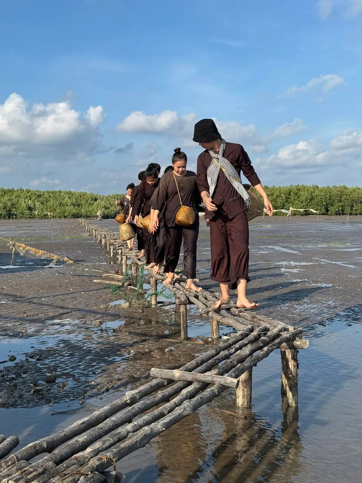 VTV9: Trải nghiệm làm nông dân làng nghề Cà Mau - Ảnh 1.