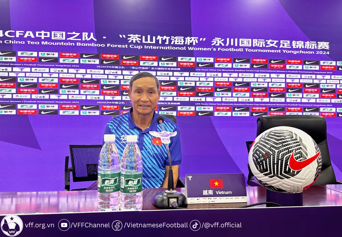 HLV Mai Đức Chung: Giải giao hữu quốc tế l&agrave; cơ hội tốt để bồi dưỡng lực lượng  - Ảnh 1.