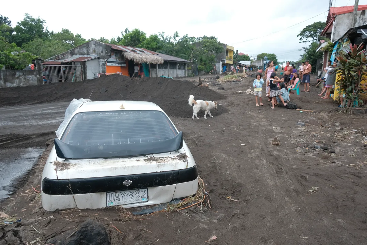 Bão Trami gây thiệt hại nghiêm trọng ở Philippines, ít nhất 40 người chết - Ảnh 1.