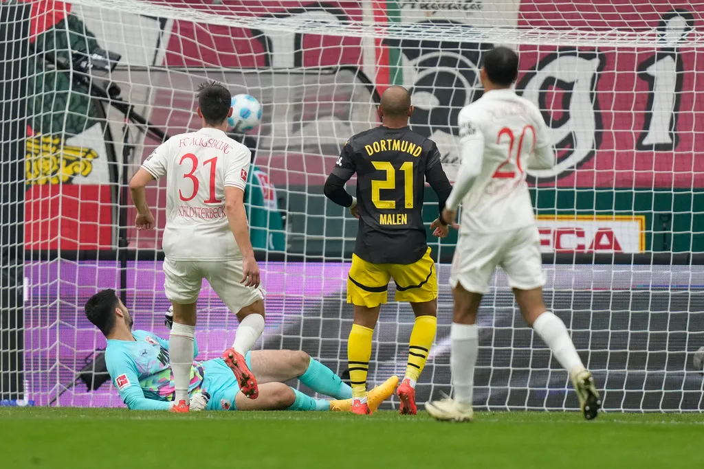 Dortmund tiếp tục không thắng trên sân khách - Ảnh 2. Dortmund tiếp tục không thắng trên sân khách - Ảnh 2.