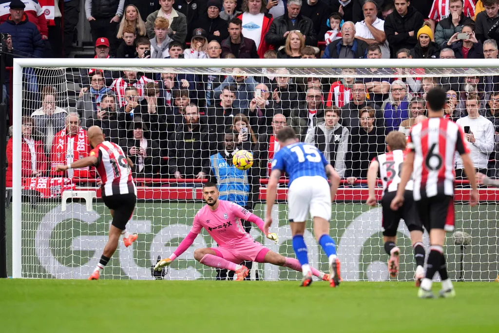 Manchester City giành chiến thắng tối thiểu trước Southampton - Ảnh 3. Manchester City giành chiến thắng tối thiểu trước Southampton - Ảnh 3.