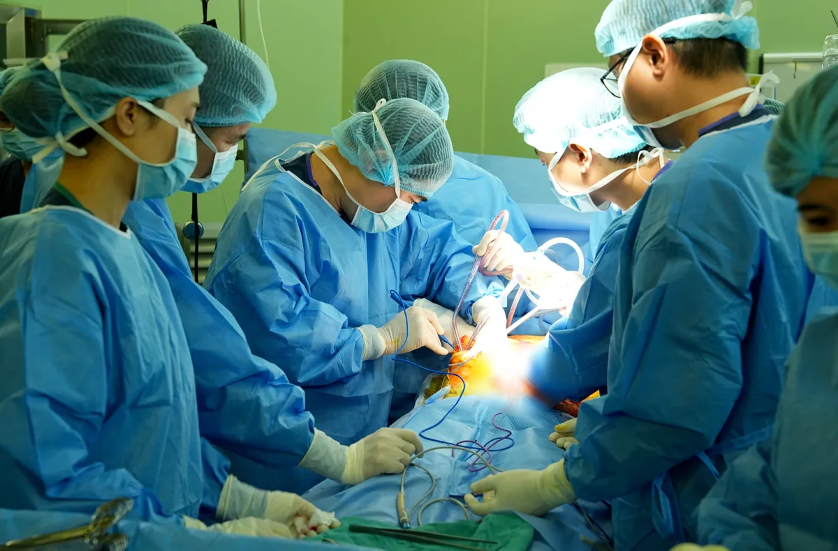 Hồi sinh sự sống cho 4 người bệnh từ tạng hiến của bệnh nhân chết não - Ảnh 1.