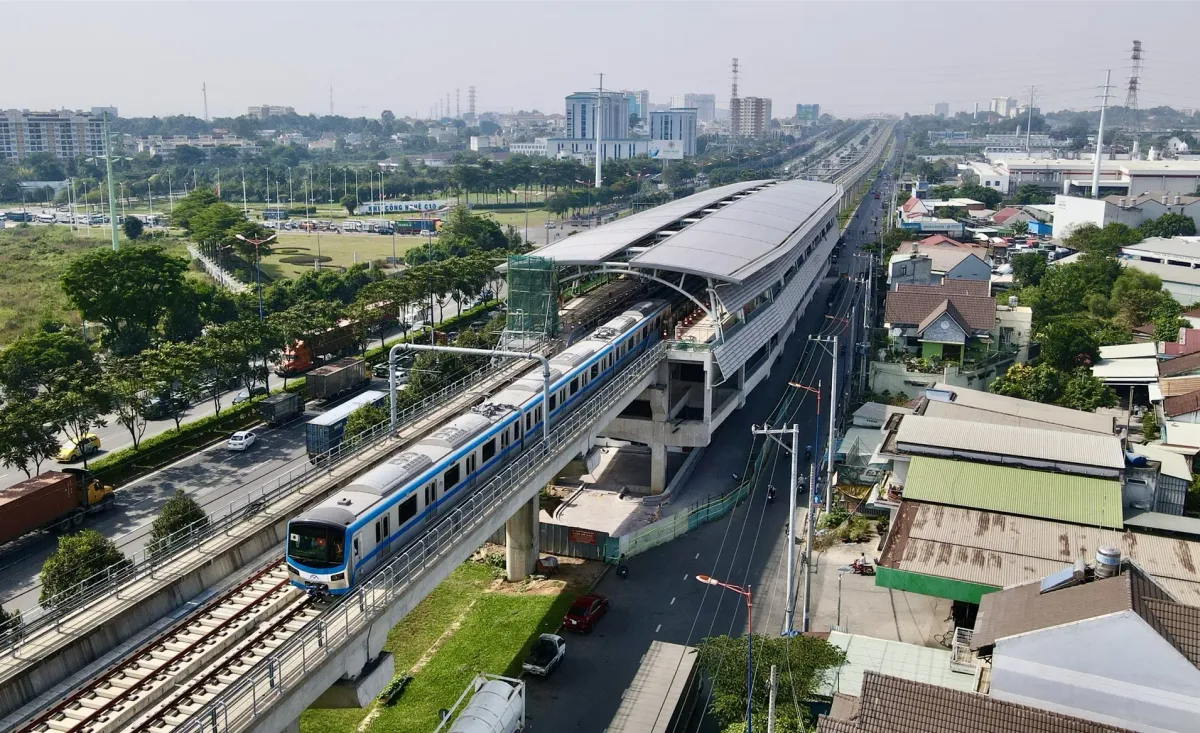 Tích hợp nhiều phương tiện giao thông kết nối, tăng hiệu quả Metro số 1 - Ảnh 1.