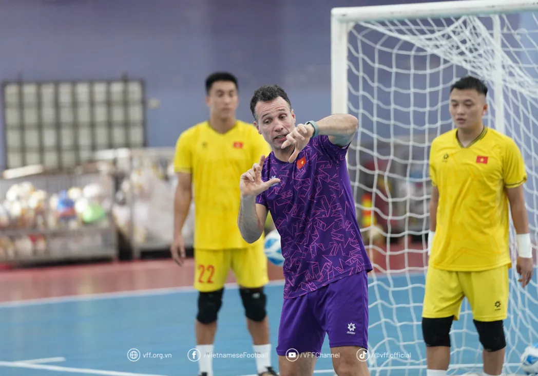 Đội tuyển futsal Việt Nam chốt danh s&aacute;ch 14 cầu thủ tham dự giải v&ocirc; địch futsal Đ&ocirc;ng Nam &Aacute; 2024 - Ảnh 1.
