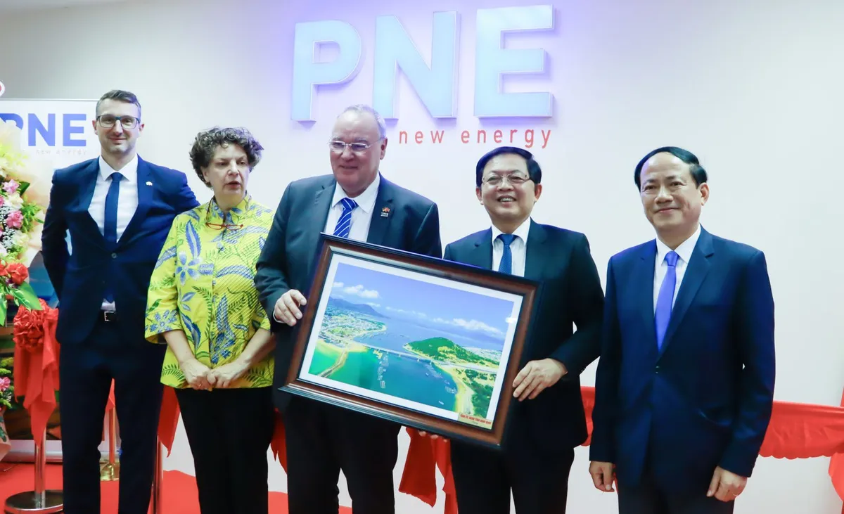 Hợp tác phát triển năng lượng tái tạo: Hướng đi mới cho ngành năng lượng Việt- Ảnh 1.