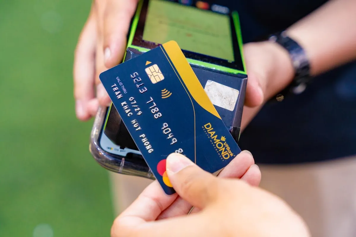 Mastercard đẩy nhanh thanh to&aacute;n số tại Việt Nam với ng&agrave;y thẻ Việt Nam 2024 - Ảnh 1.