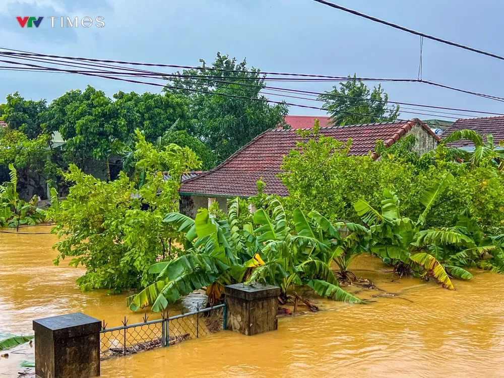 Mưa lũ tại Quảng Bình khiến 12 người chết, thiệt hại 500 tỷ đồng - Ảnh 1.