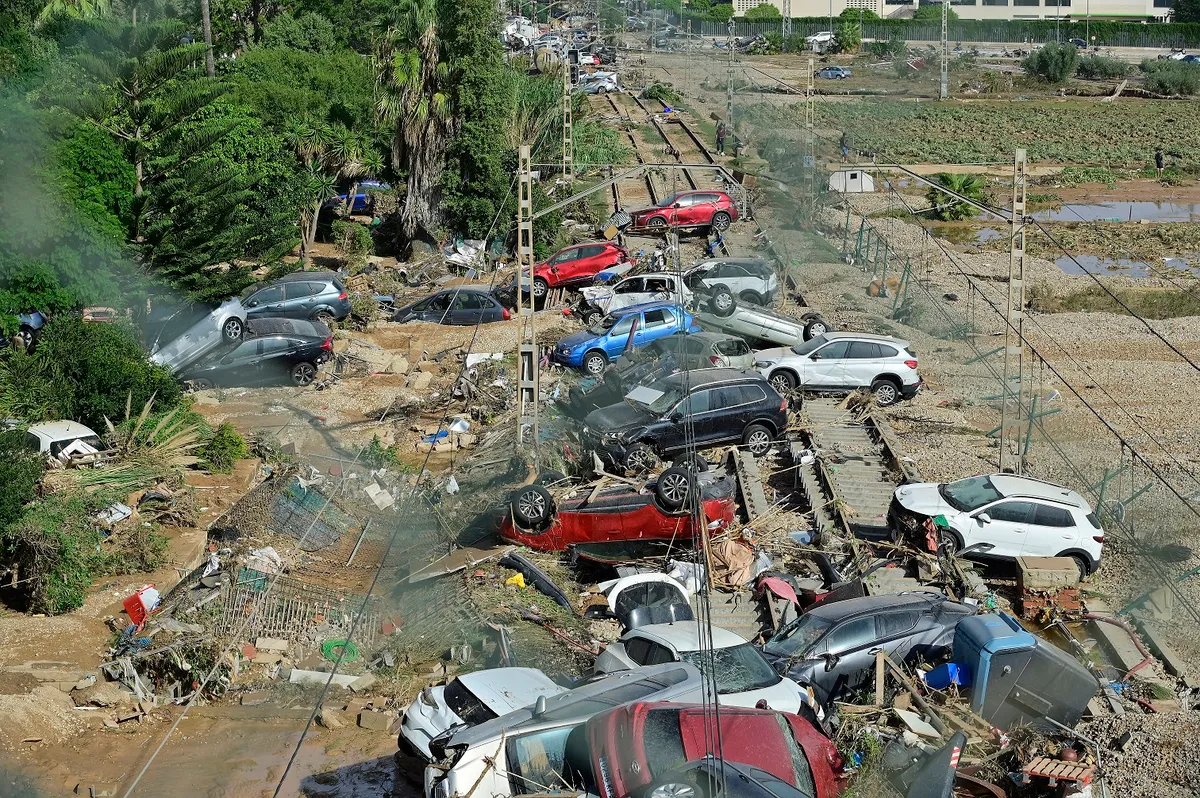 Tây Ban Nha như “ngày tận thế” sau trận lũ quét lịch sử khiến 158 người thiệt mạng - Ảnh 4.