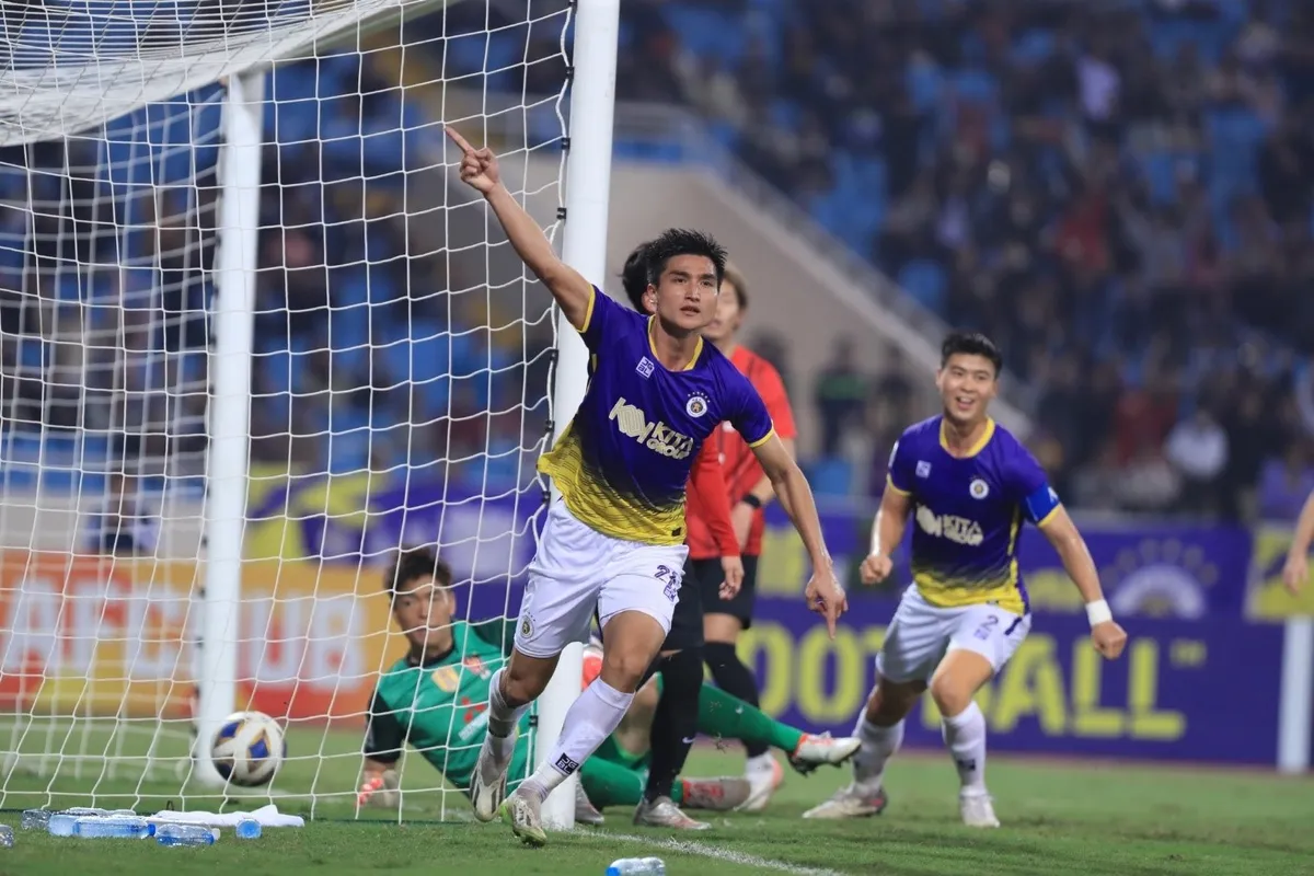 Đ&ocirc;ng &Aacute; Thanh H&oacute;a vs H&agrave; Nội FC (18h00 ng&agrave;y 3/11): Nh&agrave; gi&agrave;u kh&ocirc;ng dễ kh&oacute;c nhưng kh&ocirc;ng ai đ&aacute;nh thuế được những giấc mơ - Ảnh 2.