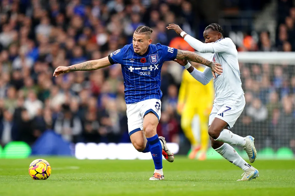 Manchester City đứt chuỗi 32 trận bất bại tại giải Ngoại hạng Anh - Ảnh 3.
