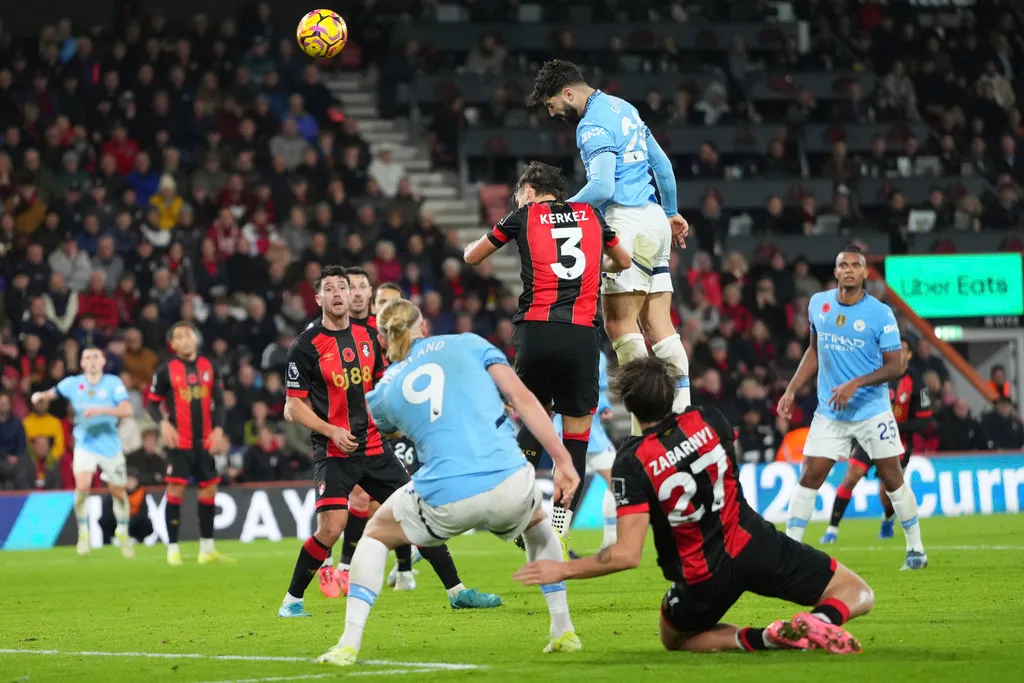 Manchester City đứt chuỗi 32 trận bất bại tại giải Ngoại hạng Anh - Ảnh 2.