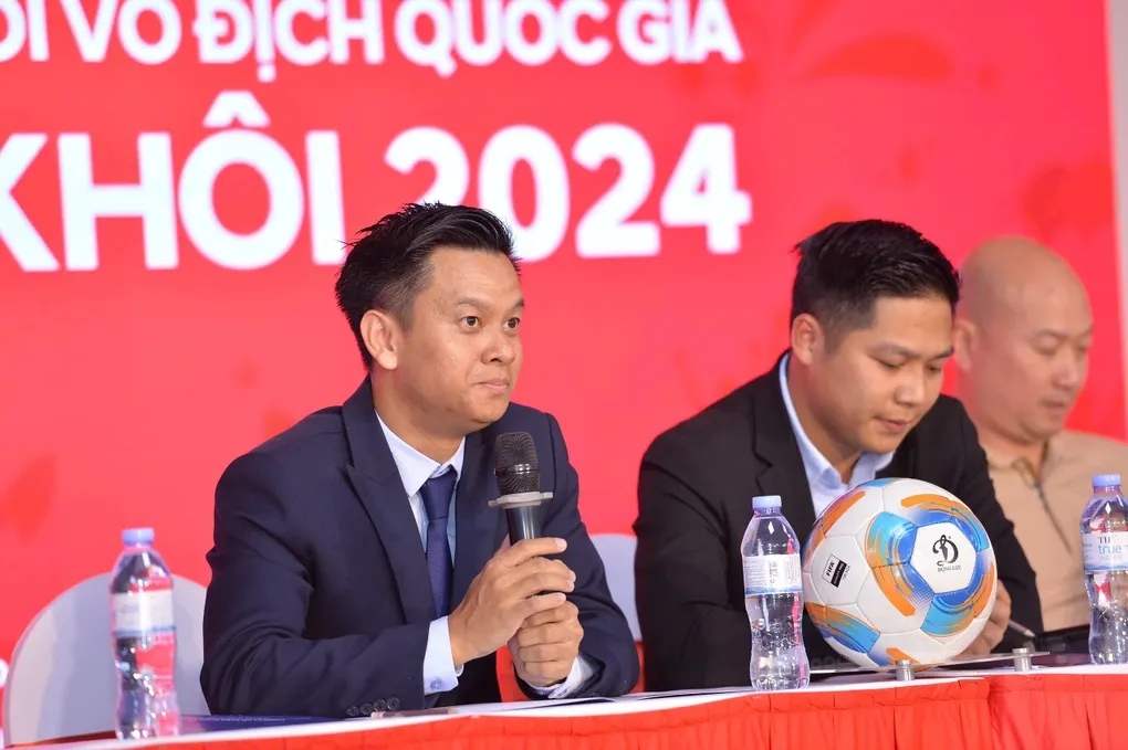Thanh Nh&atilde;, Ho&agrave;ng Loan đ&aacute; giải b&oacute;ng đ&aacute; nữ 7 người VĐQG 2024 - Ảnh 1.