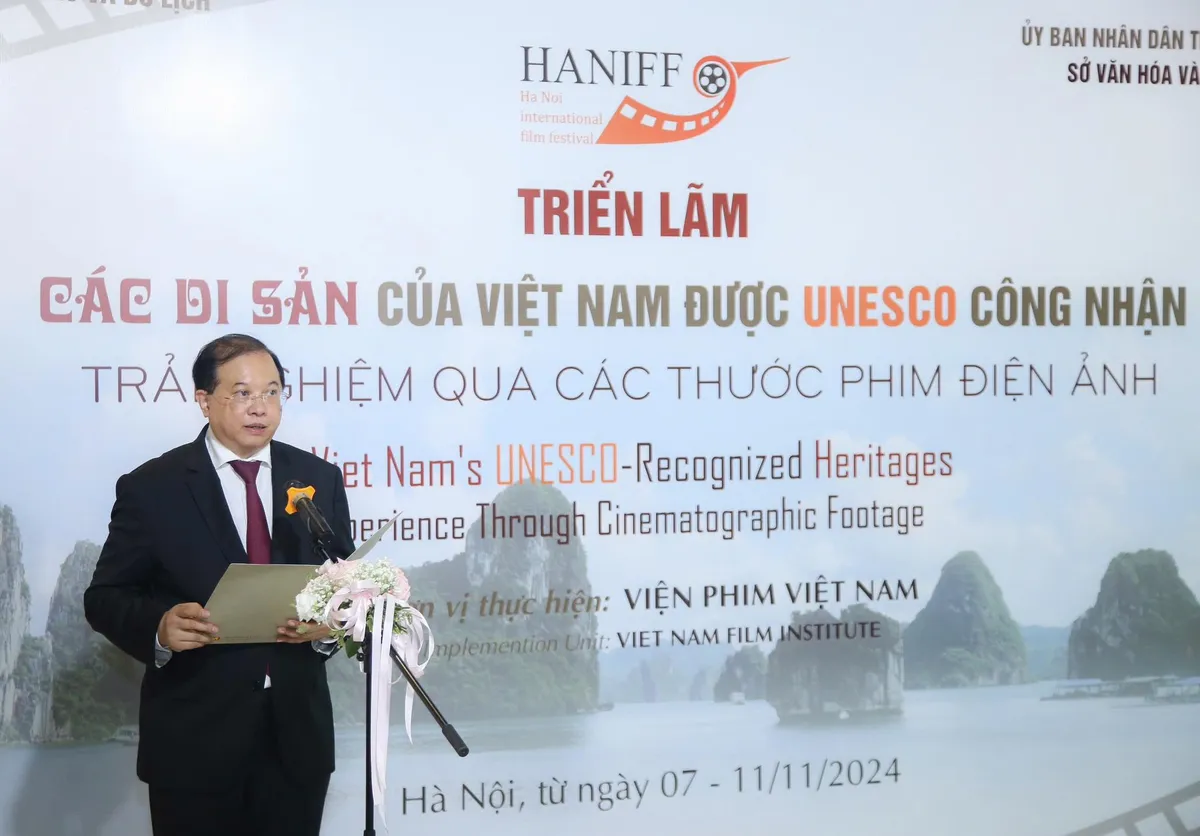 Khai mạc triển lãm hơn 200 hình ảnh các di sản của Việt Nam được UNESCO công nhận - Ảnh 3.