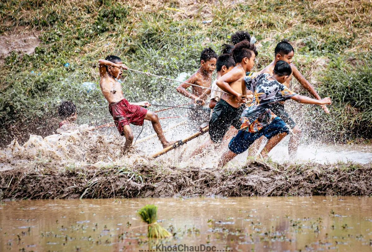 Ngày hội xuống đồng của đồng bào Khmer - Ảnh 1.