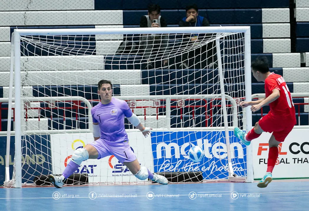 Ngược d&ograve;ng thắng kịch t&iacute;nh Australia, đội tuyển Việt Nam v&agrave;o chung kết giải v&ocirc; địch futsal Đ&ocirc;ng Nam &Aacute; 2024 - Ảnh 3.