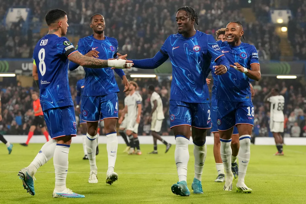 Chelsea v&ugrave;i dập đội b&oacute;ng v&ocirc; danh, x&ocirc; đổ h&agrave;ng loạt kỷ lục Conference League - Ảnh 2.