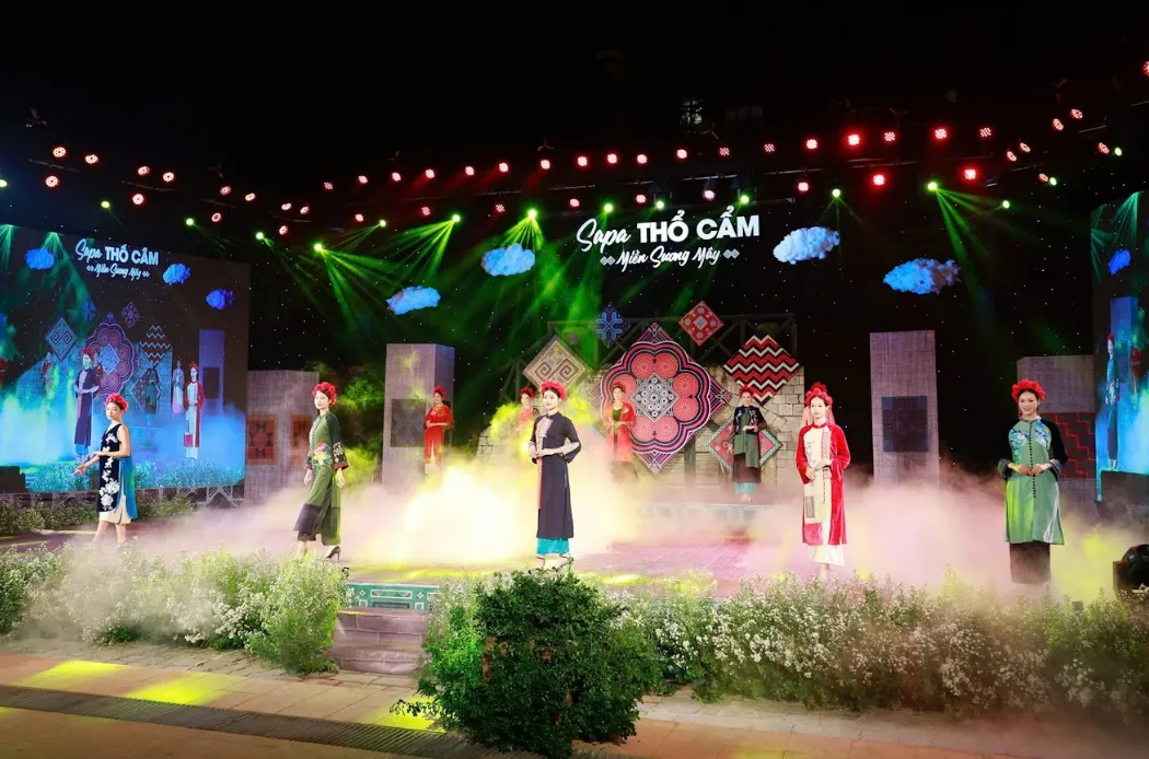 Lung linh sắc màu văn hoá tại Festival Thổ cẩm Lào Cai 2024 - Ảnh 6.