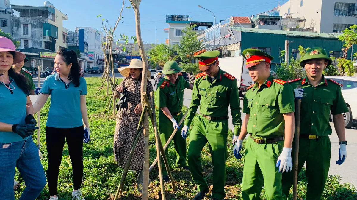 TP Hạ Long (Quảng Ninh) đẩy mạnh đảm bảo ANTT hướng tới Đại hội Đảng bộ các cấp - Ảnh 3.