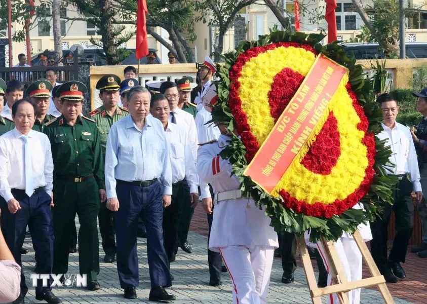 Tổng Bí thư Tô Lâm thăm và làm việc tại huyện đảo Bạch Long Vĩ - Ảnh 1.