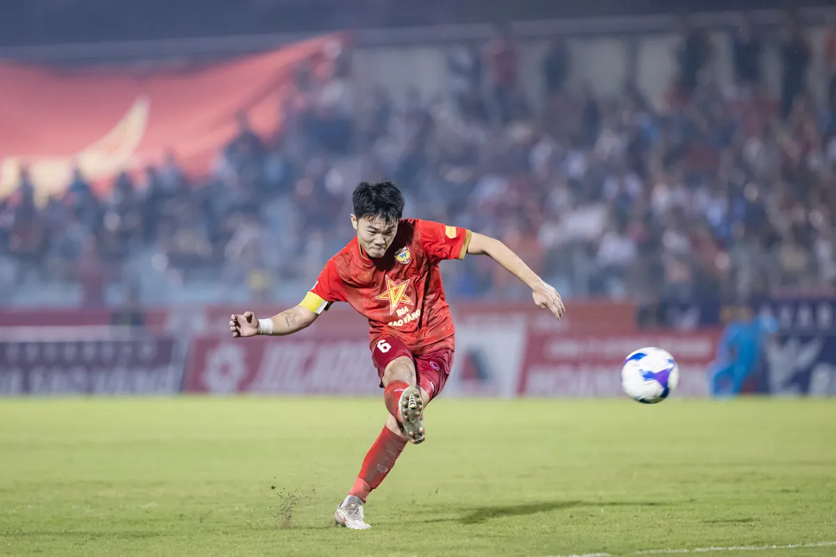Vòng 8 V.League 2024/25: Hồng Lĩnh Hà Tĩnh giành chiến thắng trên sân nhà - Ảnh 2.