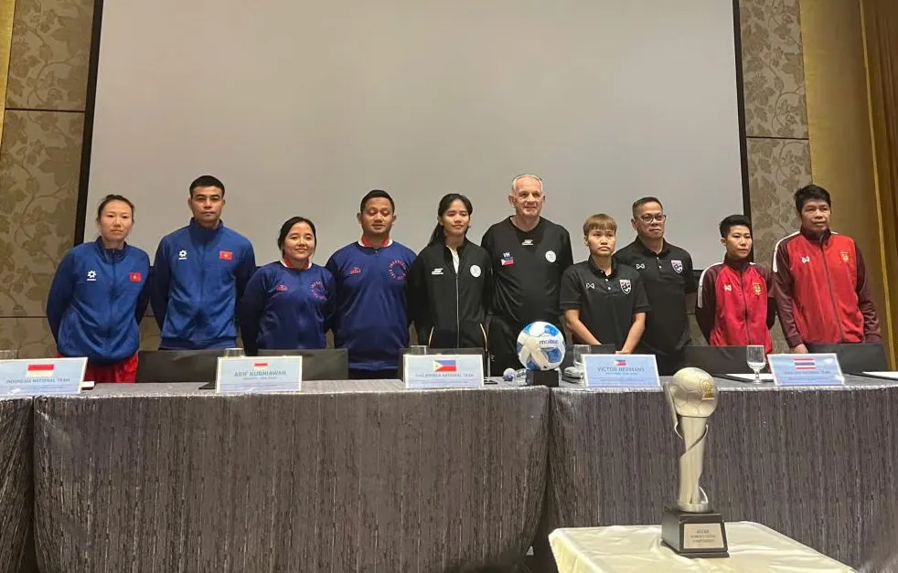 HLV Nguyễn Đình Hoàng: ĐT Futsal Nữ Việt Nam đã sẵn sàng - Ảnh 1. HLV Nguyễn Đình Hoàng: ĐT Futsal Nữ Việt Nam đã sẵn sàng - Ảnh 1.