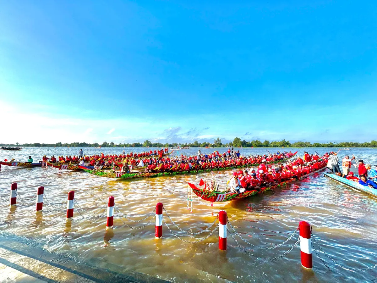 Khai mạc Ngày hội Văn hóa, Thể thao và Du lịch đồng bào Khmer lần thứ 16 - Ảnh 1.