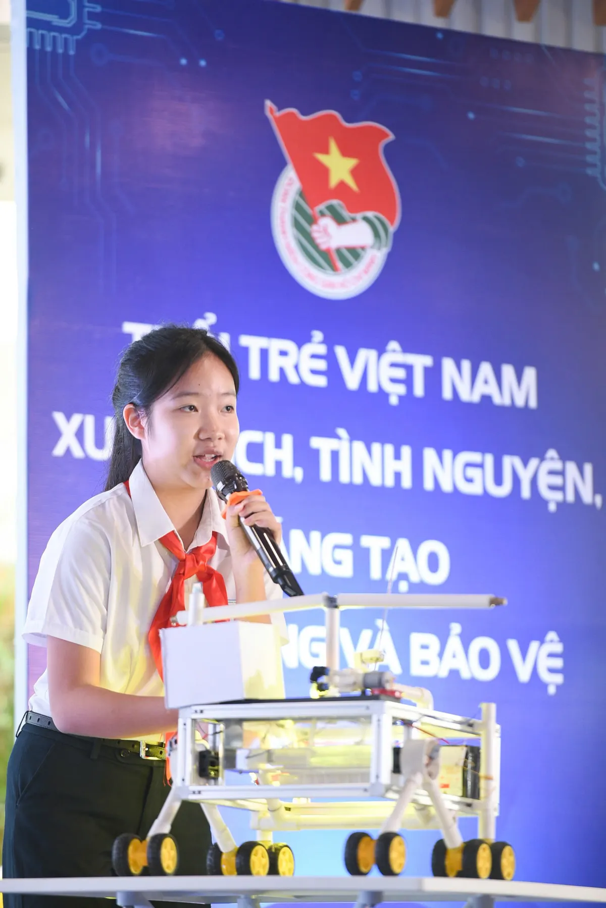 Vinh danh 12 công trình, giải pháp sáng tạo tiêu biểu của tuổi trẻ miền Trung năm 2024 - Ảnh 2.