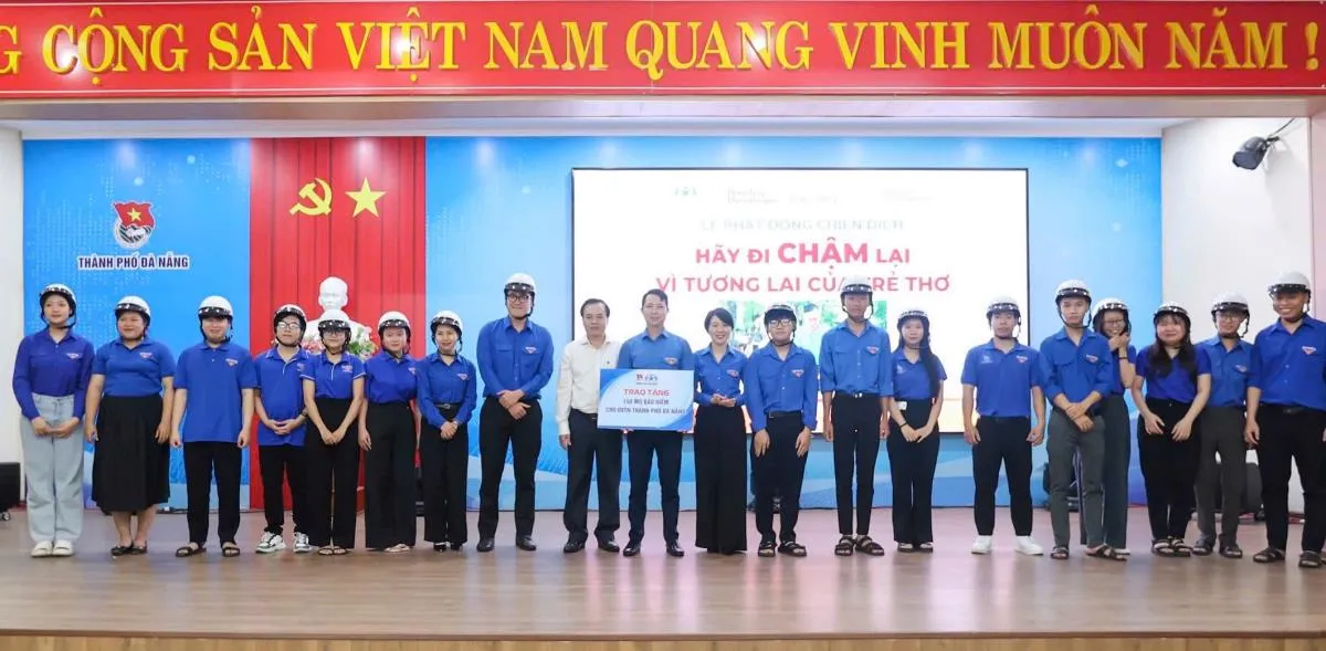 Đà Nẵng tổ chức Lễ tưởng niệm các nạn nhân tử vong do tai nạn giao thông - Ảnh 2.