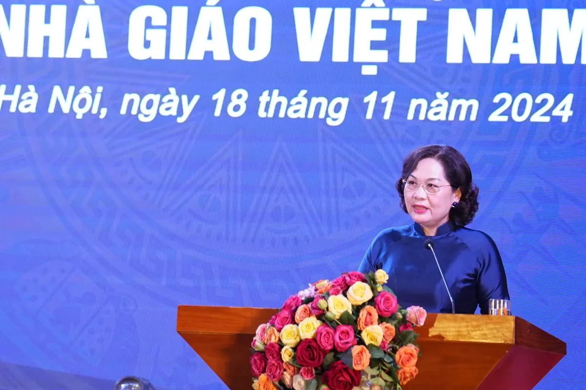 Thống đốc NHNN:  Thầy cô giáo Học viện Ngân hàng luôn hết mình vì sự nghiệp giáo dục - Ảnh 1.