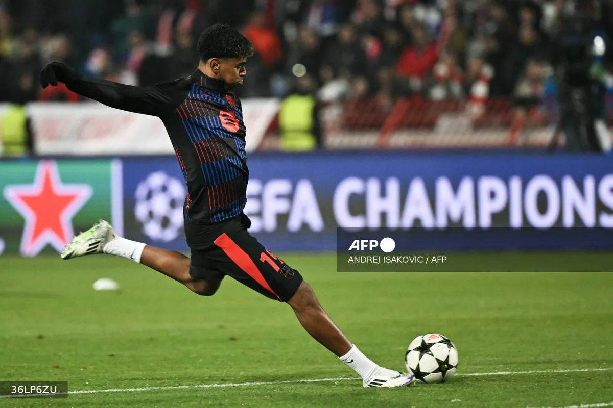 Barcelona tiết lộ đ&atilde; nhận được lời đề nghị khổng lồ cho Lamine Yamal - Ảnh 1.