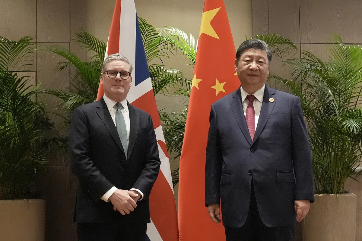 &Ocirc;ng Starmer l&agrave; Thủ tướng Anh đầu ti&ecirc;n gặp Chủ tịch Trung Quốc Tập Cận B&igrave;nh sau gần 7 năm - Ảnh 1.