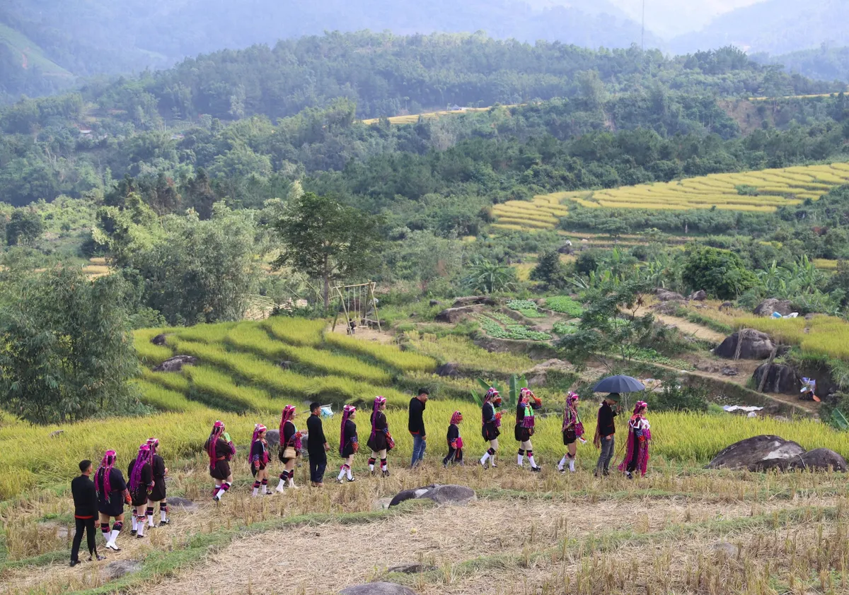 Hàng trăm doanh nghiệp tham gia đồng hành kích cầu du lịch tại Quảng Ninh - Ảnh 1.