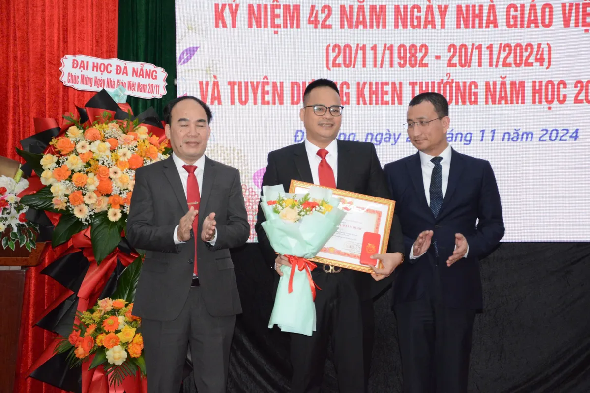 Trường Đại học Sư phạm Kỹ thuật – Đại học Đà Nẵng kỷ niệm 42 năm ngày Nhà giáo Việt Nam - Ảnh 3.