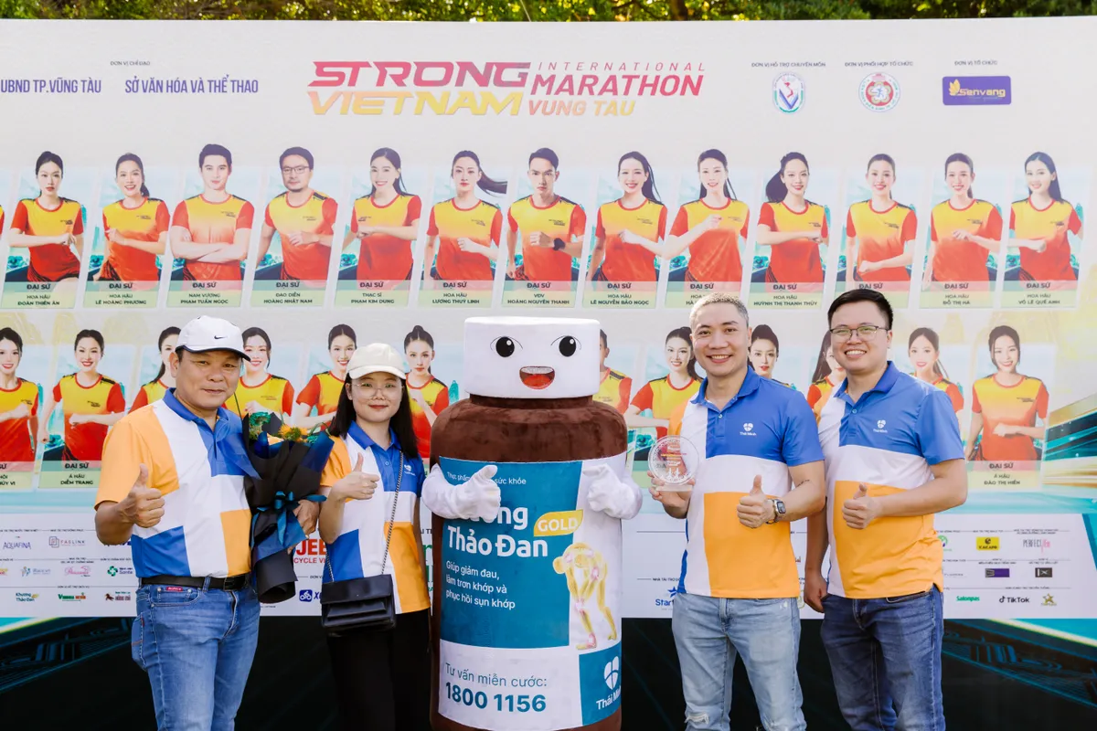 Khương Thảo Đan đồng h&agrave;nh c&ugrave;ng giải chạy Strong Vietnam 2024 - Ảnh 5.