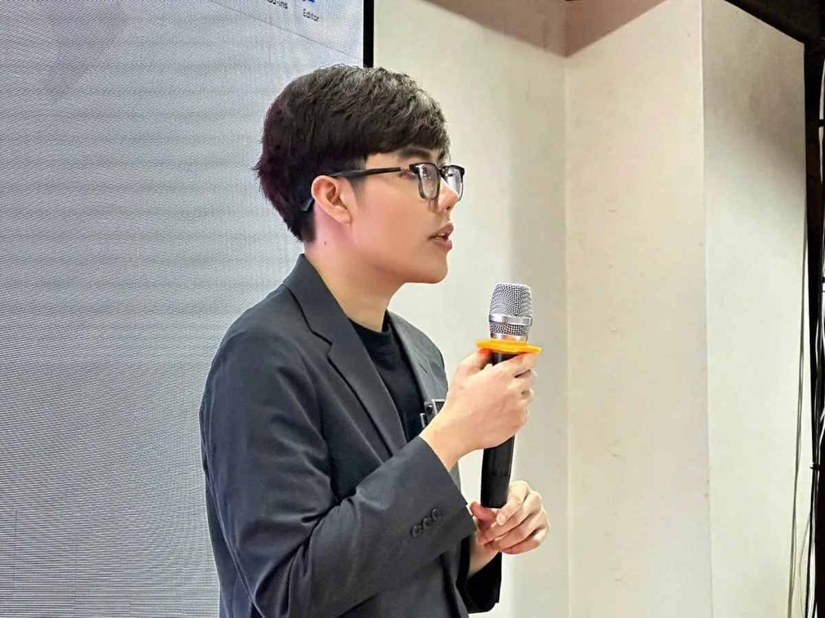 Thầy gi&aacute;o IELTS 9.0 tiếp tục chương tr&igrave;nh thiện nguyện, hướng tới c&aacute;c bệnh nh&acirc;n ung bướu - Ảnh 1.