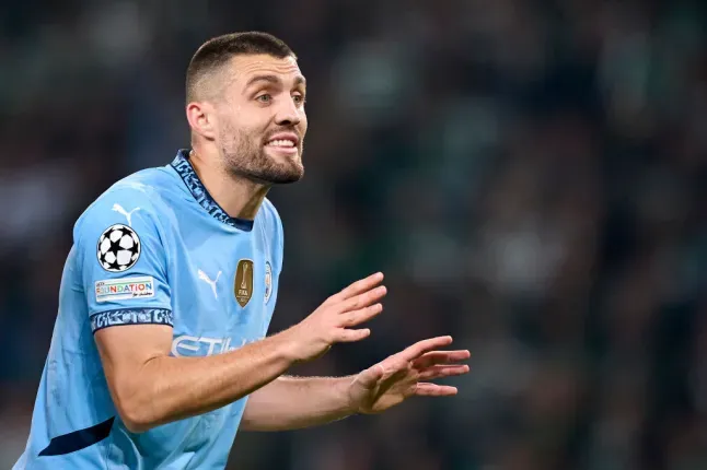 Man City khủng hoảng! Pep Guardiola thừa nhận: &ldquo;Chưa từng thấy t&igrave;nh cảnh tồi tệ thế n&agrave;y&rdquo; - Ảnh 2.