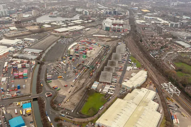 Man Utd chi 2 tỷ bảng: Old Trafford sẽ th&agrave;nh Wembley miền Bắc - Ảnh 2.