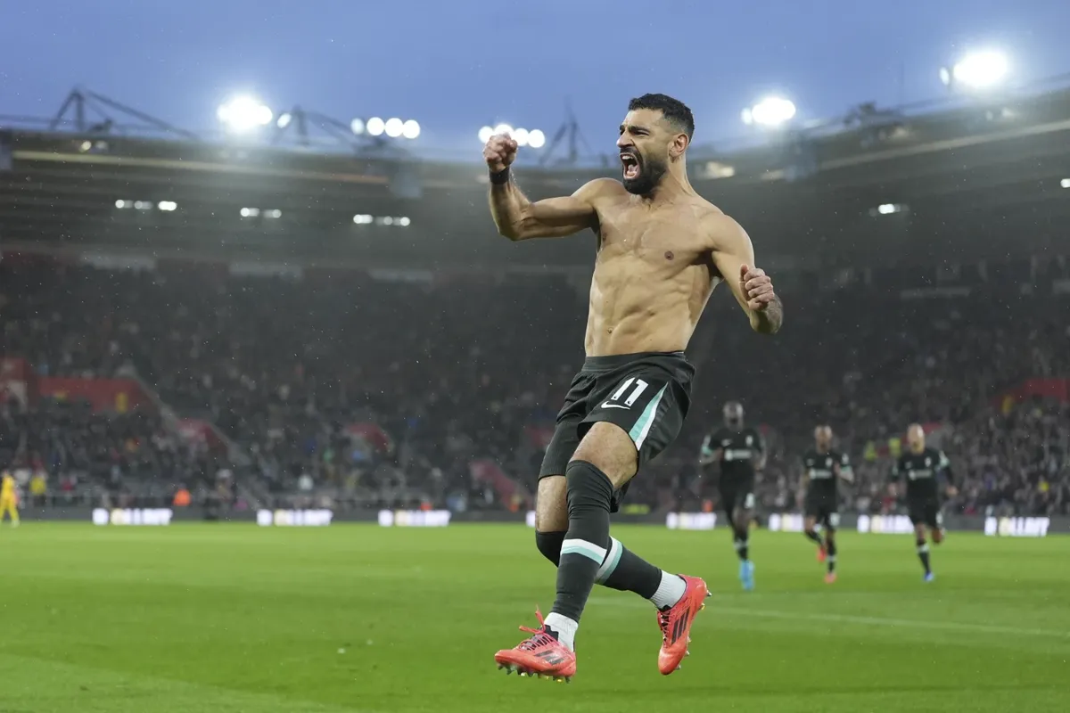Real Madrid đối đầu Liverpool: Sự thật n&agrave;o sẽ vạch trần Super League của Perez? - Ảnh 2.