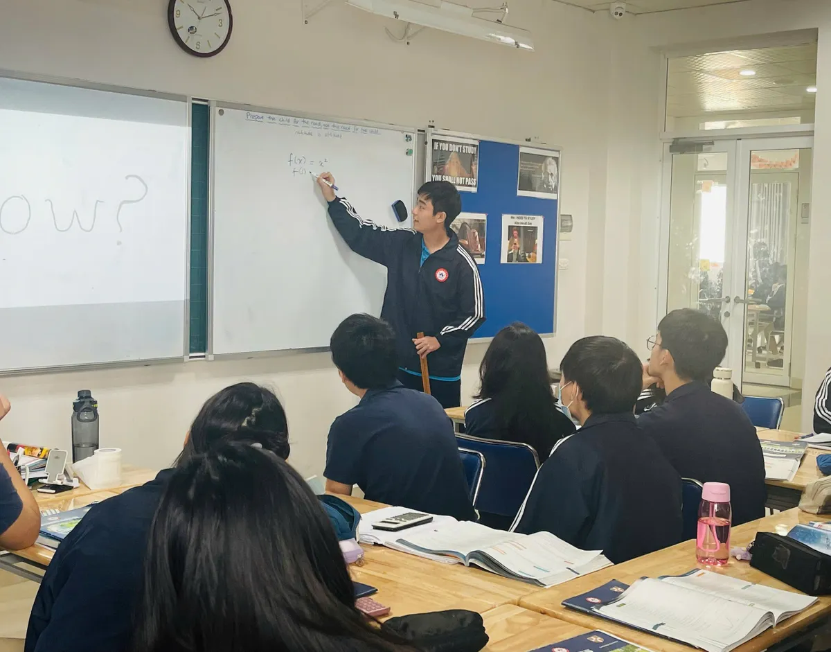 H&agrave;nh tr&igrave;nh từ cậu b&eacute; c&ograve;n hạn chế ngoại ngữ đến lọt top 1 Thế giới kỳ thi Quốc tế Cambridge AS Level - Ảnh 3.