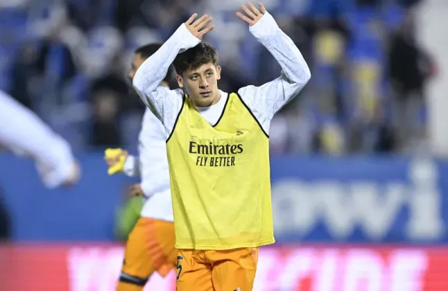 Real Madrid kh&oacute;a chặt Arda Guler trước sự nh&ograve;m ng&oacute; của Arsenal - Ảnh 1.
