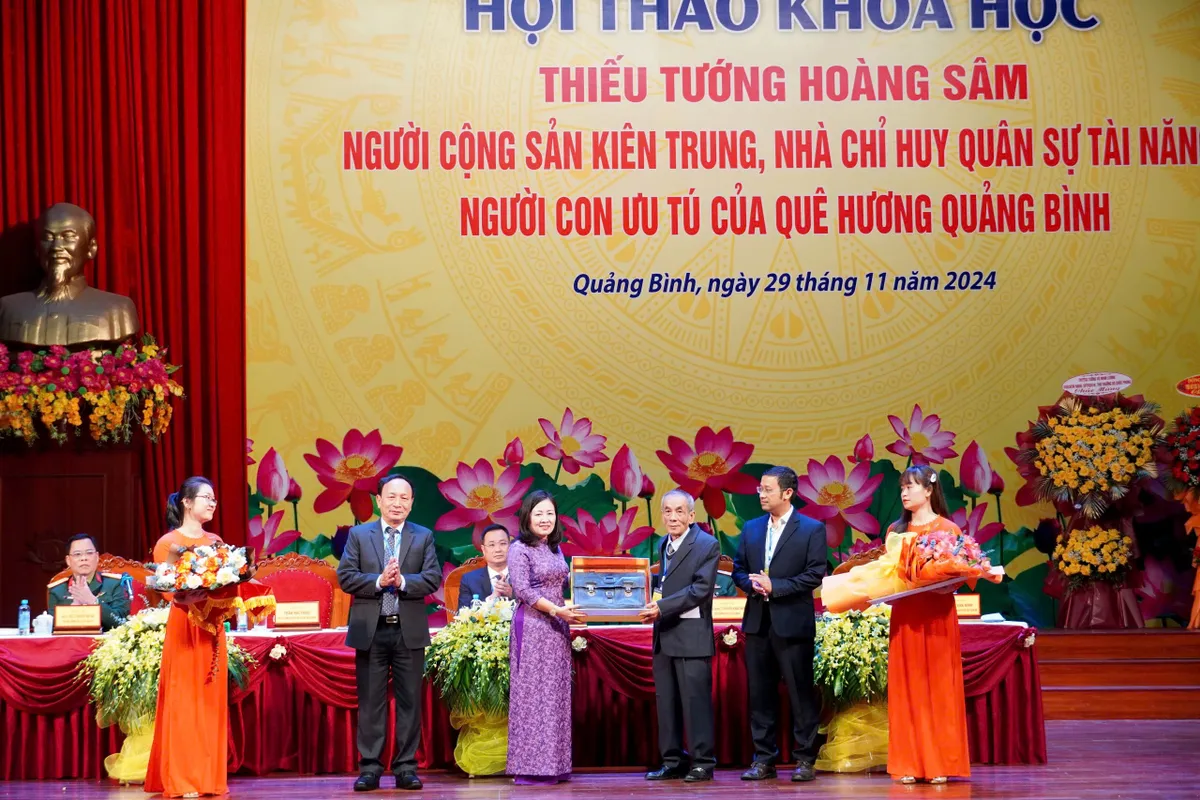 Thiếu tướng Ho&agrave;ng S&acirc;m - người con ưu t&uacute; của qu&ecirc; hương Quảng B&igrave;nh - Ảnh 5.