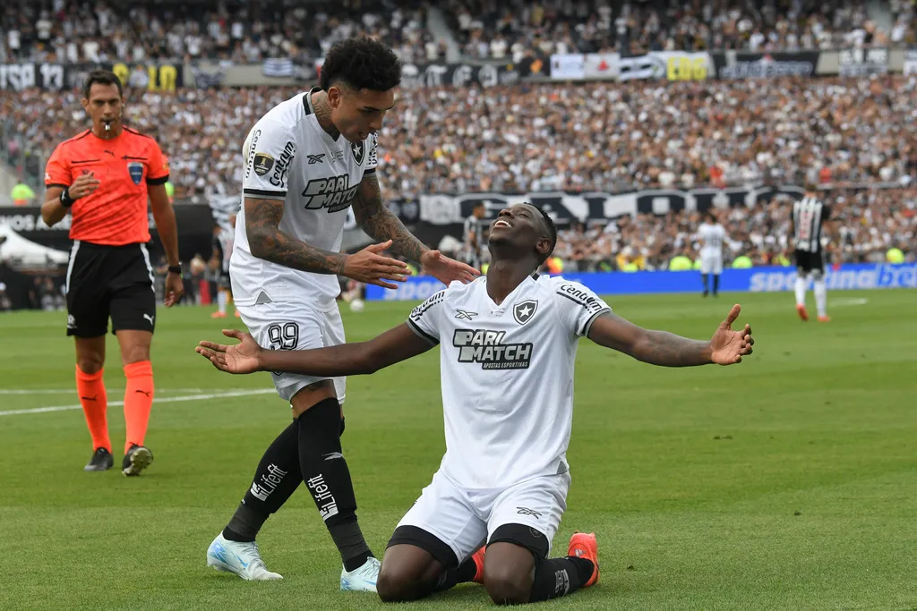 Botafogo lần đầu tiên lên ngôi vô địch Copa Libertadores - Ảnh 1.