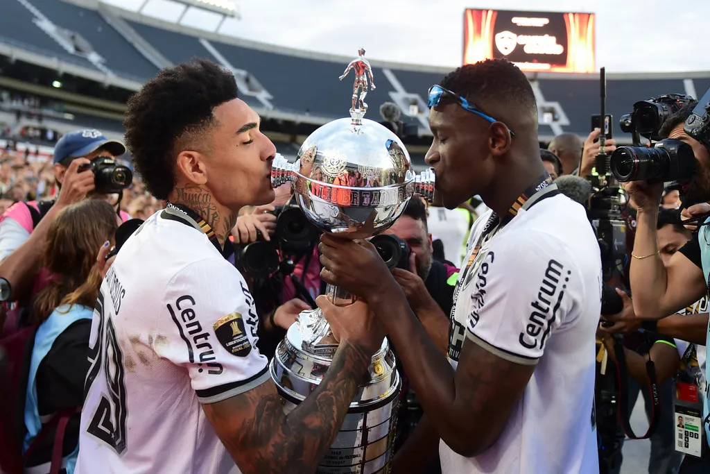 Botafogo lần đầu tiên lên ngôi vô địch Copa Libertadores - Ảnh 2.