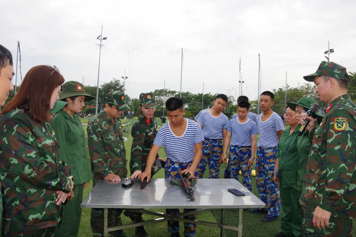 Một ngày cùng chiến sĩ Vùng 2 Hải quân - Ảnh 2.