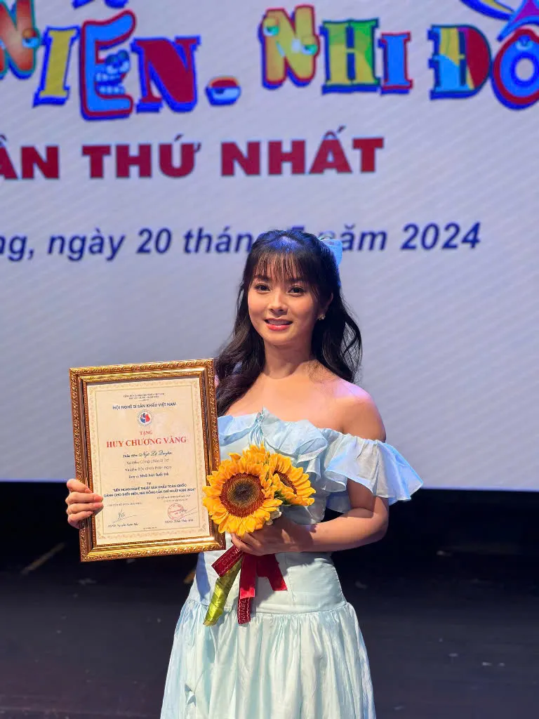 Ng&ocirc; Lệ Quy&ecirc;n: Lu&ocirc;n tr&agrave;n đầy năng lượng khi bước l&ecirc;n s&acirc;n khấu - Ảnh 1.