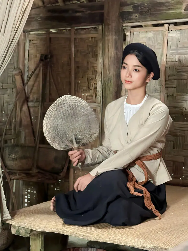 Ng&ocirc; Lệ Quy&ecirc;n: Lu&ocirc;n tr&agrave;n đầy năng lượng khi bước l&ecirc;n s&acirc;n khấu - Ảnh 4.